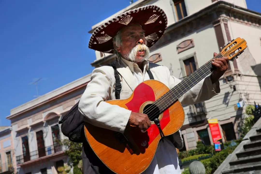 尋夢環(huán)游之旅，我和逝去的朋友在墨西哥一起吃彩虹頭骨糖